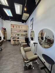 Burlington Square (D7), Retail #452653931